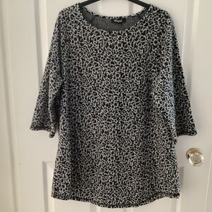 Woman’s black and white print tunic by “Papa”